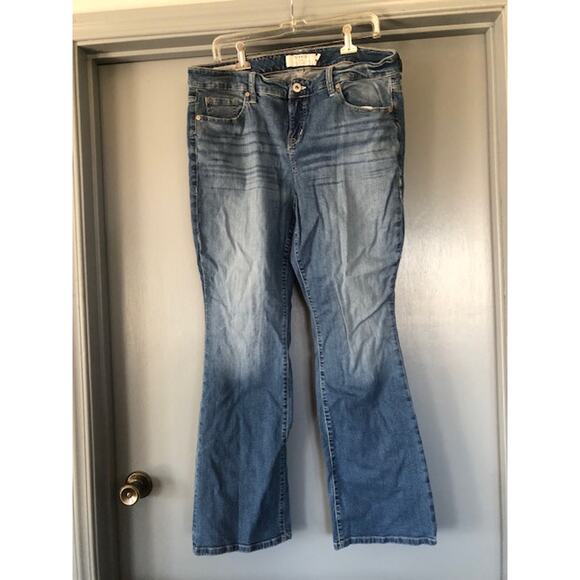 Torrid Womens Denim Slim Bootcut Jeans Size 16R - Picture 1 of 7